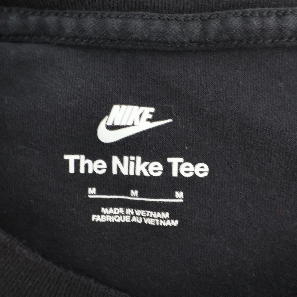 Nike The Nike Tee Black Graphic T-Shirt Artist in Residence Machine Medium‎